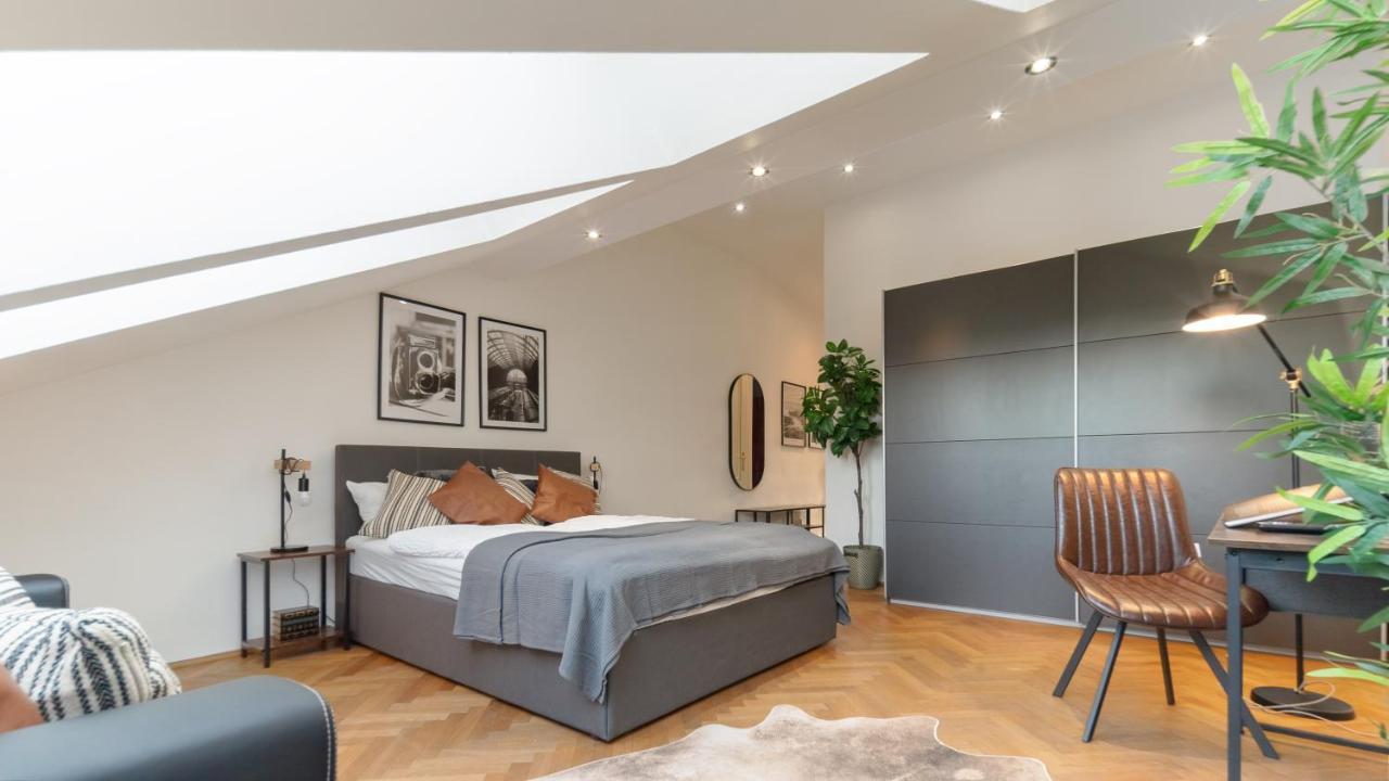 Designer Apartments, 2 Min To U1 Reumannplatz Виена Екстериор снимка