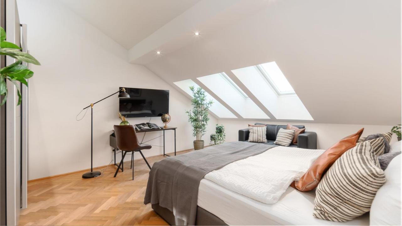 Designer Apartments, 2 Min To U1 Reumannplatz Виена Екстериор снимка